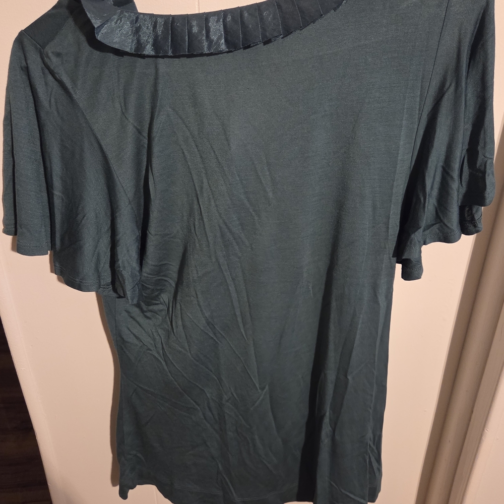 BCBGeneration Green Ruffled Short Sleeve Blouse - Picture 2 of 2